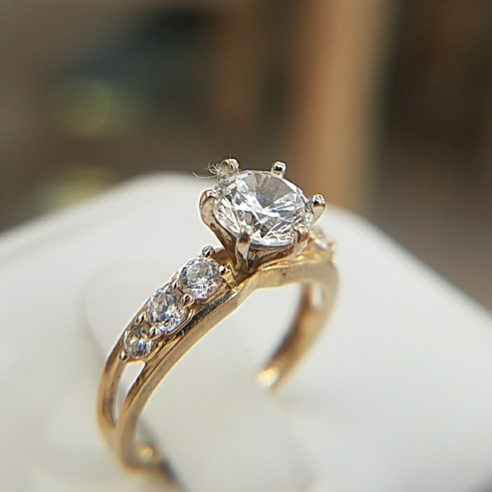 14K Solid Yellow Gold Engagement Ring - Picture 7 of 9